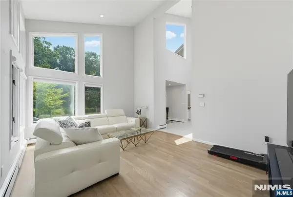 15 Hudson Terrace, Englewood Cliffs, NJ 07632