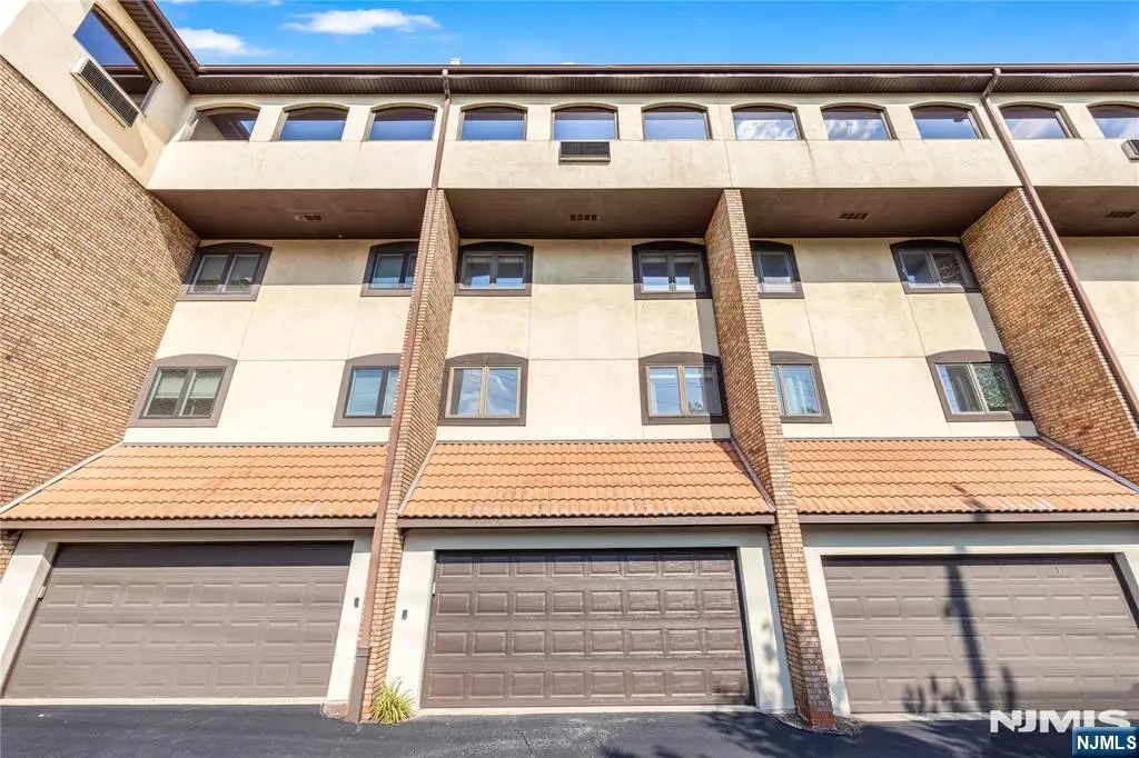 300 Gorge 8, Cliffside Park, NJ 07010 - #1