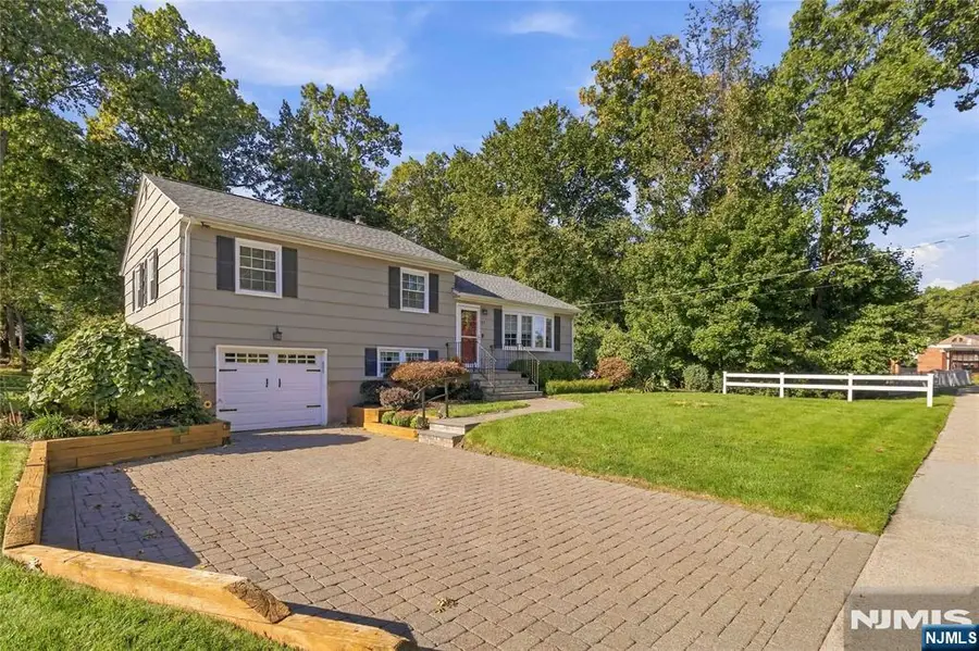27 Salem Drive, Hanover, NJ 07981 - #2