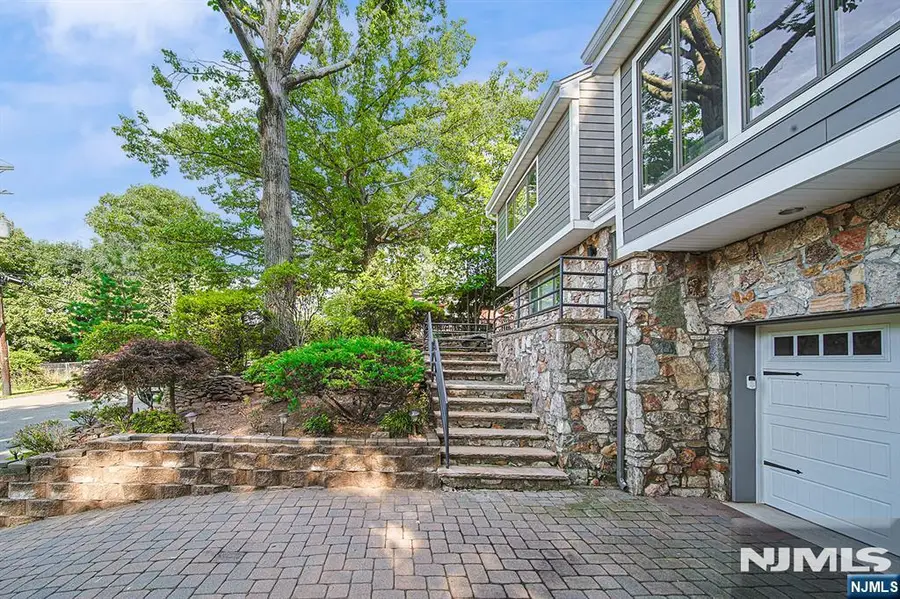 570 Grandview Terrace, Leonia, NJ 07605 - #2