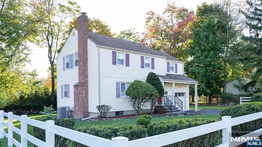 225 Hillside Avenue, Allendale, NJ 07401 - #2