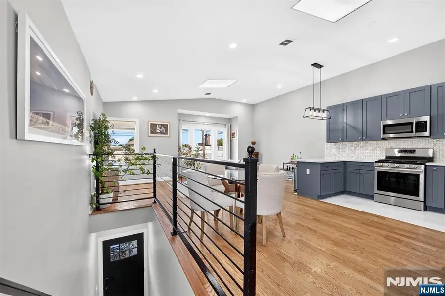 103 Thorne Street 2, Jersey City, NJ 07307 - #3