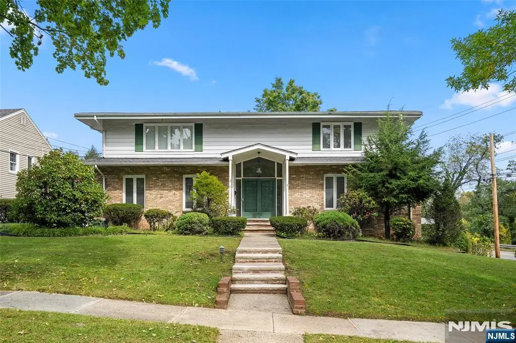 2 June Court, River Edge, NJ 07661 - #1