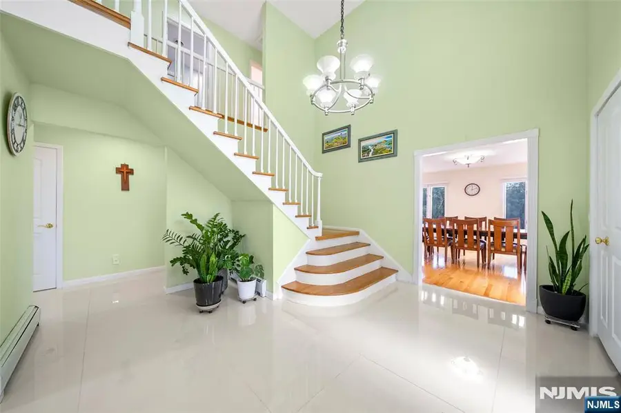 2 June Court, River Edge, NJ 07661 - #3