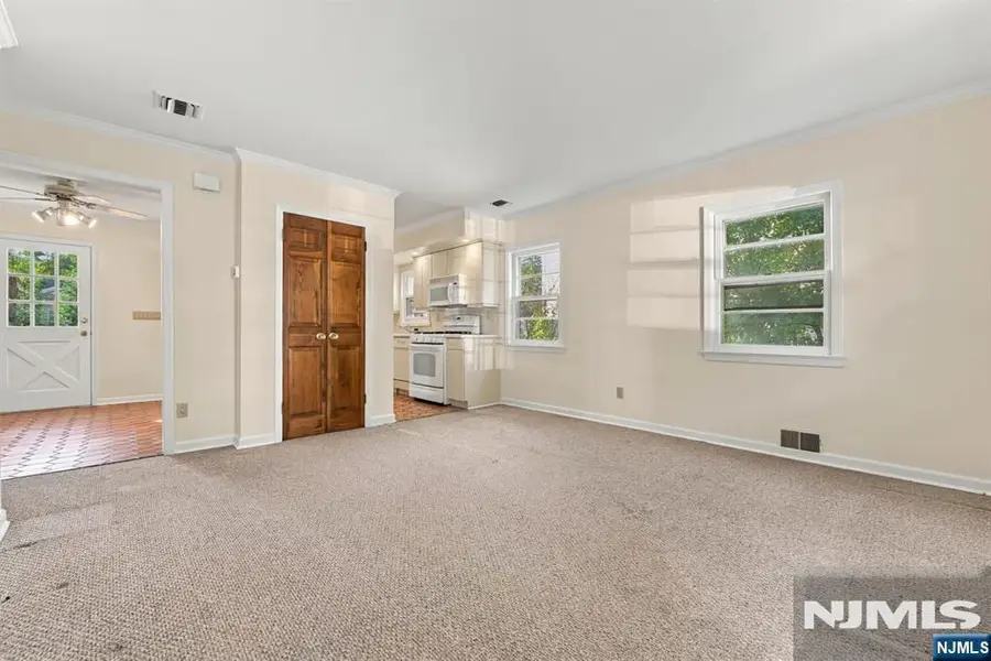 81 5th Street, Cresskill, NJ 07626 - #2