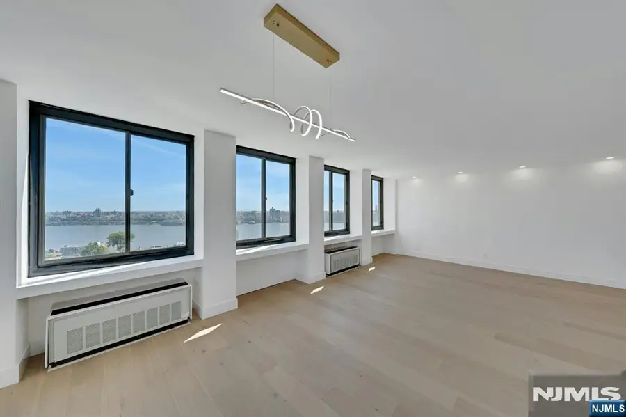300 Winston 1009, Cliffside Park, NJ 07010 - #2