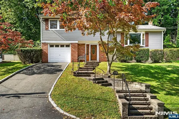 10 Hasbrouck Avenue, Emerson, NJ 07630