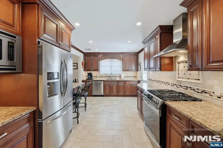 262 Lee Street, Elmwood Park, NJ 07407 - #3