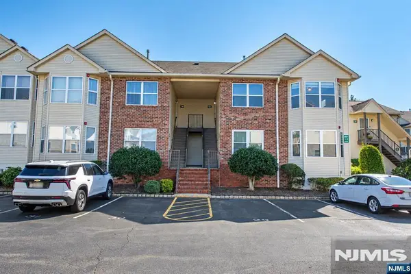12 Frankie Lane 3304, East Hanover Twp, NJ 07936