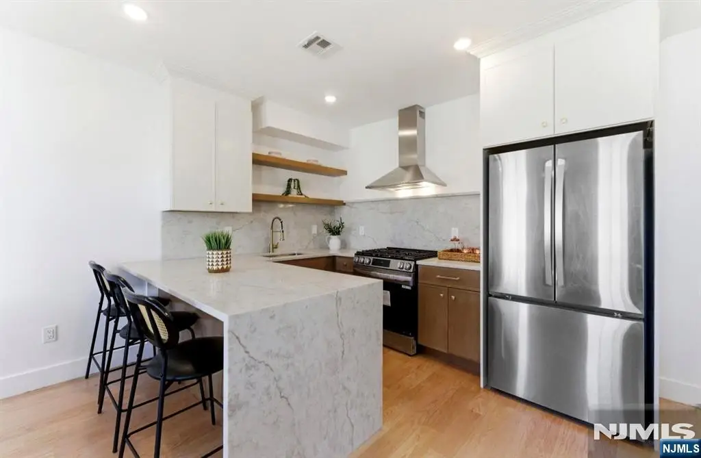 113 Oak Street 2, Jersey City, NJ 07304 - #1