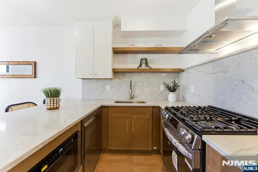 113 Oak Street 2, Jersey City, NJ 07304 - #2
