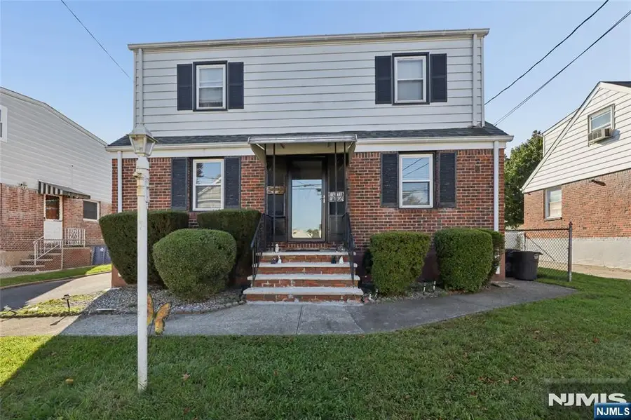 86 Falmouth Avenue, Elmwood Park, NJ 07407 - #2