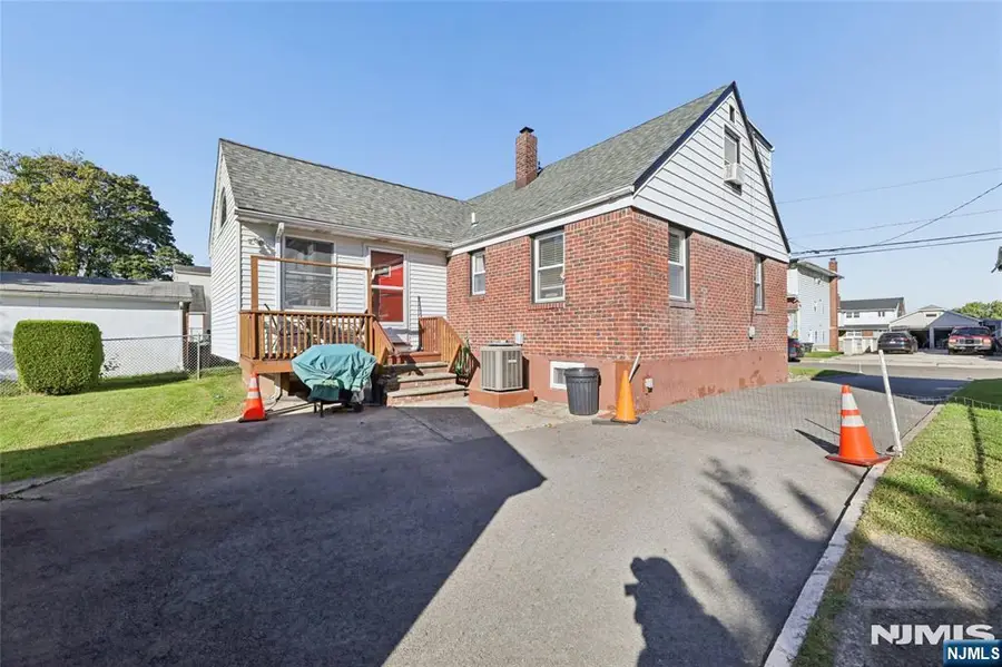 86 Falmouth Avenue, Elmwood Park, NJ 07407 - #3