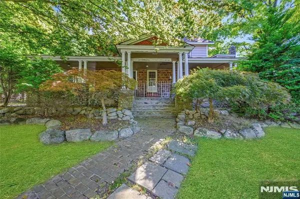 124 Rivervale Road, Park Ridge, NJ 07656