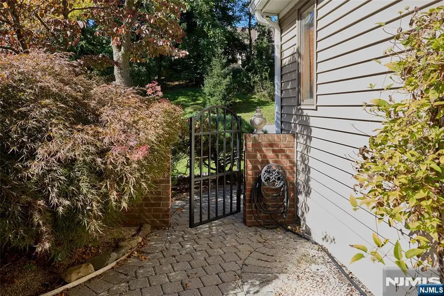 30 Litchult Lane, Mahwah, NJ 07430 - #3