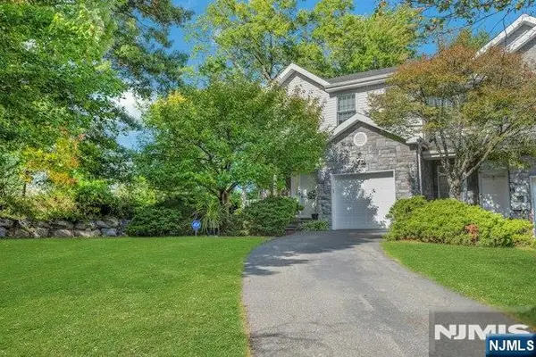 84 Emily Place, Par-troy Hills Twp., NJ 07054