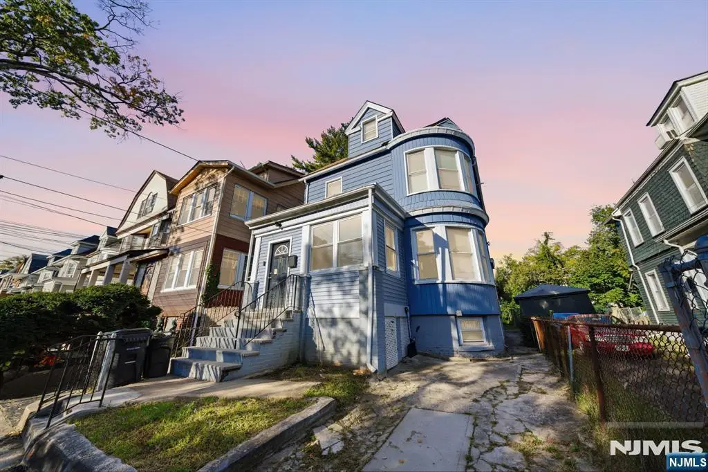 27 Richelieu Terrace, Newark, NJ 07106 - #1