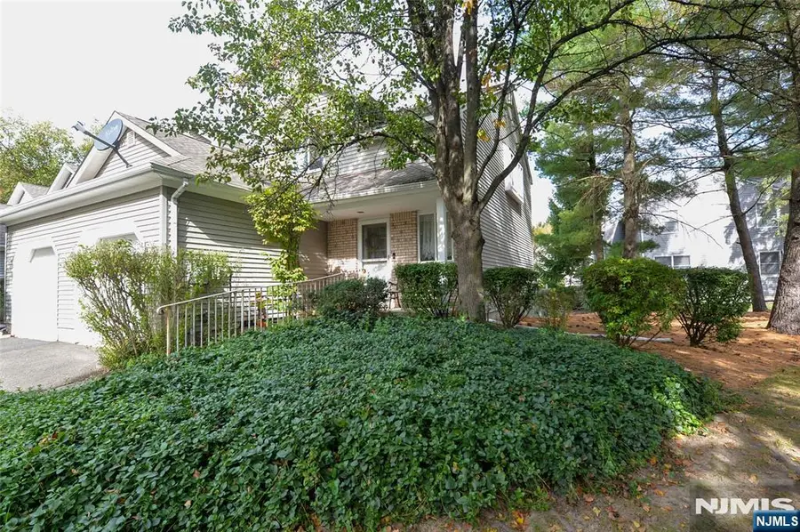 26 Meadow Pond Road, Hamburg, NJ 07419 - #2