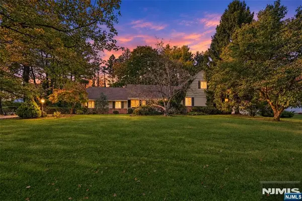 389 W Shore Drive, Wyckoff, NJ 07481