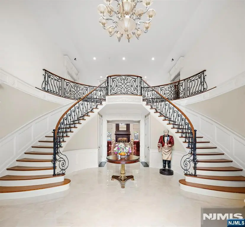 146 E Allendale Road, Saddle River, NJ 07458 - #2