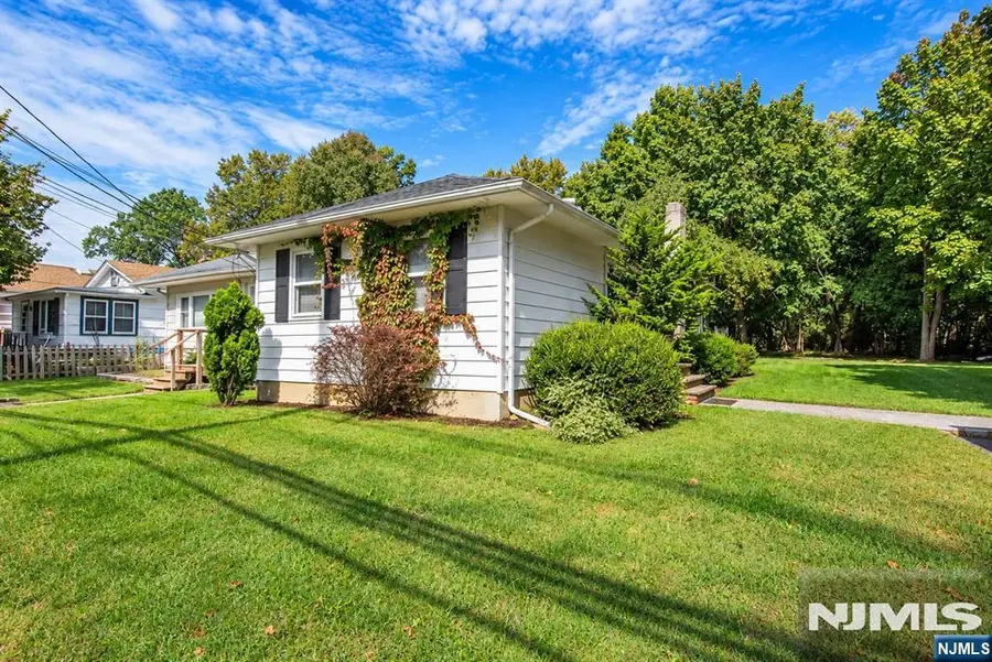 184 Fairfield Road, Wayne, NJ 07470 - #2