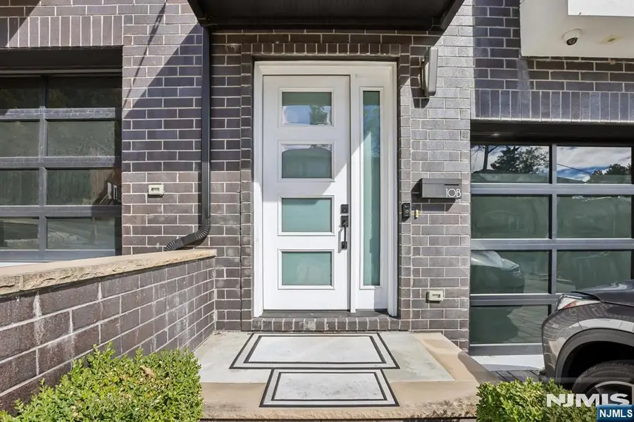 10B Hooks Lane, Edgewater, NJ 07020 - #3