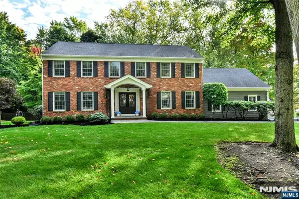 3 Canterbury Court, Upper Saddle River, NJ 07458