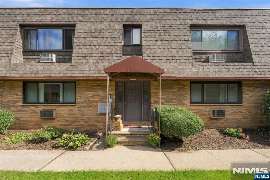 164 Diamond Bridge Avenue 9, Hawthorne, NJ 07506 - #1