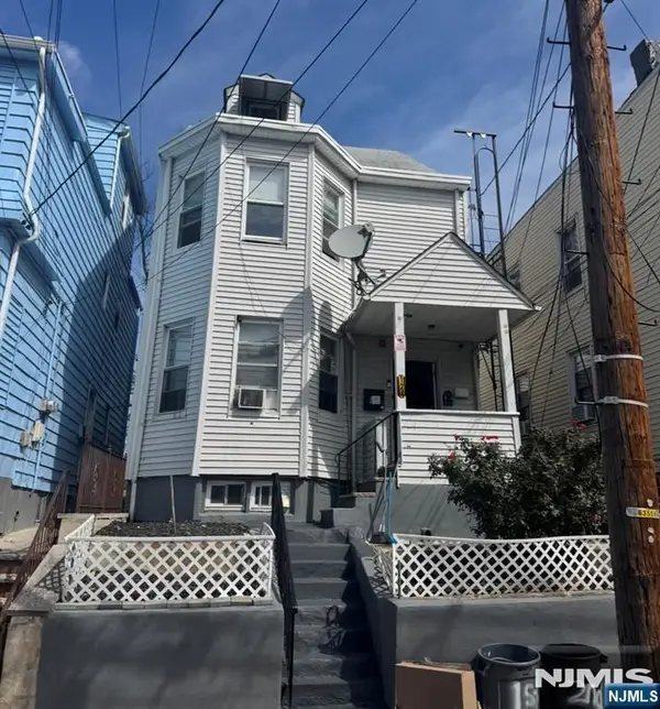 124 Albion Avenue, Paterson, NJ 07502