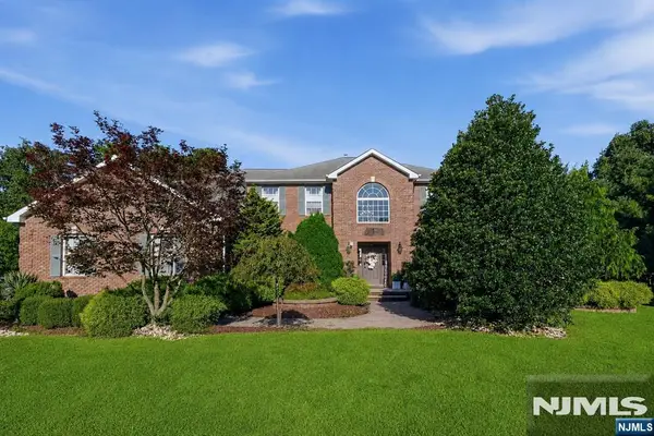 2 Butternut Lane, Monroe, NJ 08831
