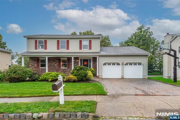 86 Point View Parkway, Wayne, NJ 07470