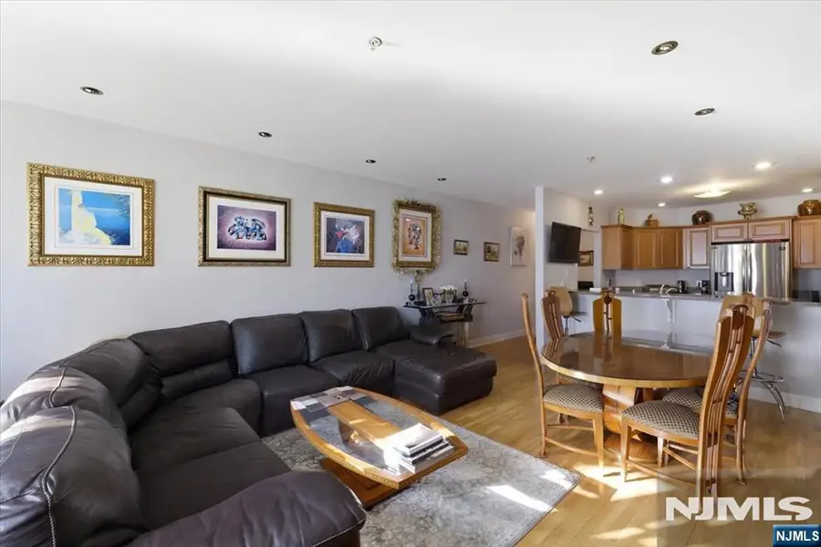 214 The Promenade 214, Edgewater, NJ 07020 - #3