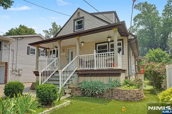 92 Blauvelt Avenue, Bergenfield, NJ 07621