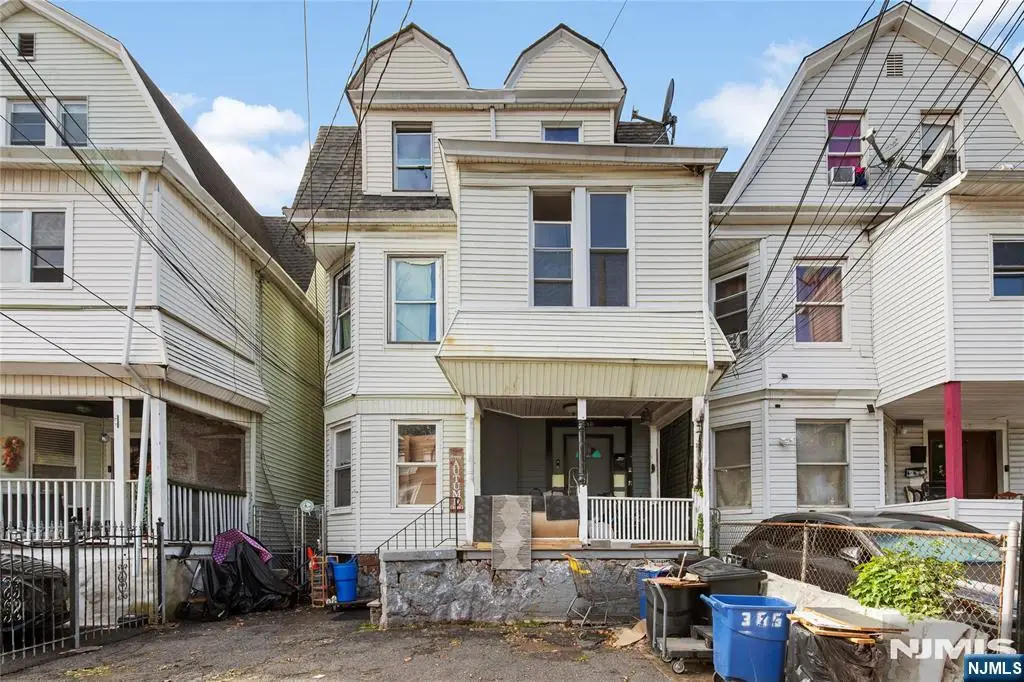 194 N 11th Street, Newark, NJ 07107 - #1