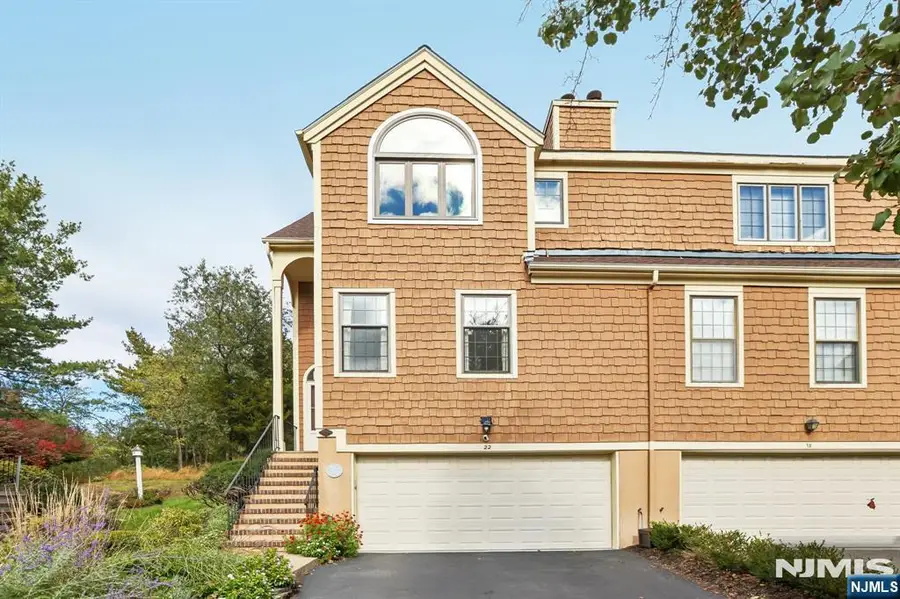 22 Dowitcher Court, Wayne, NJ 07470 - #2