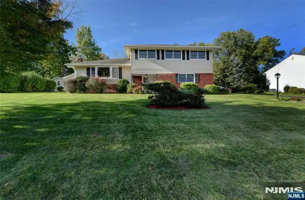 20 Rockaway Place, Par-troy Hills Twp., NJ 07054