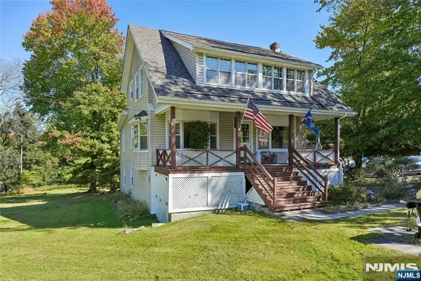 109 Gould Avenue, North Caldwell, NJ 07006
