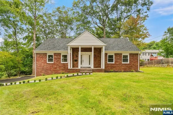 71 Montvale Avenue, Montvale, NJ 07645