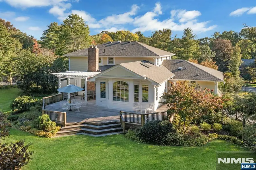 23 Ranch Road, Upper Saddle River, NJ 07458 - #3