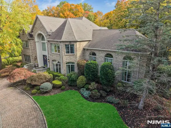 13 Great Hall Road, Mahwah, NJ 07430