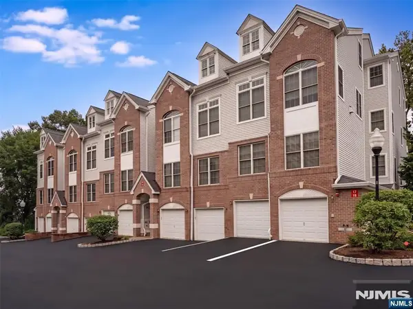 9 Goffle Brook Court 205, Hawthorne, NJ 07506