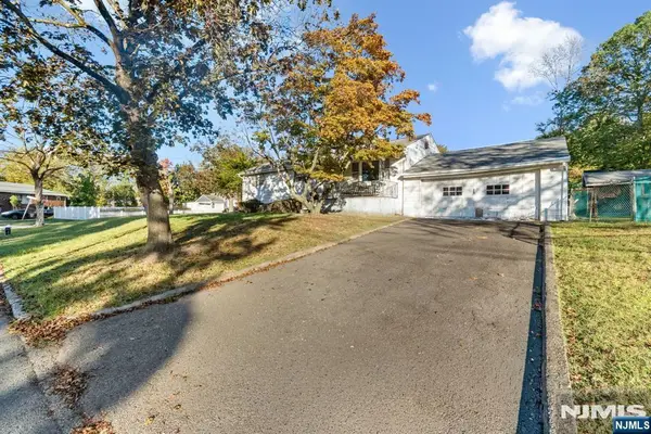 2 Overlook Avenue, Little Falls, NJ 07424
