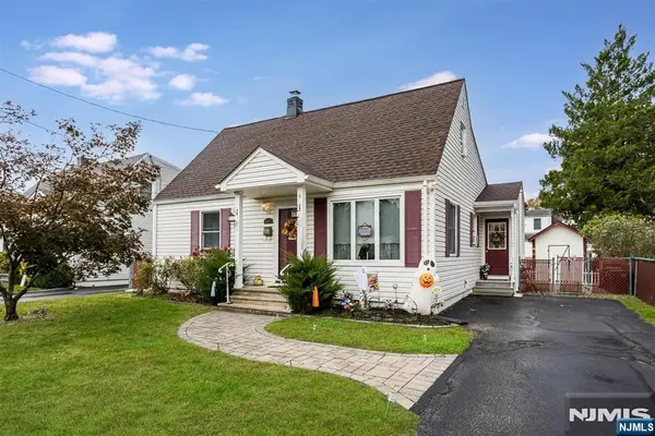 9 Rockridge Road, Wanaque, NJ 07420