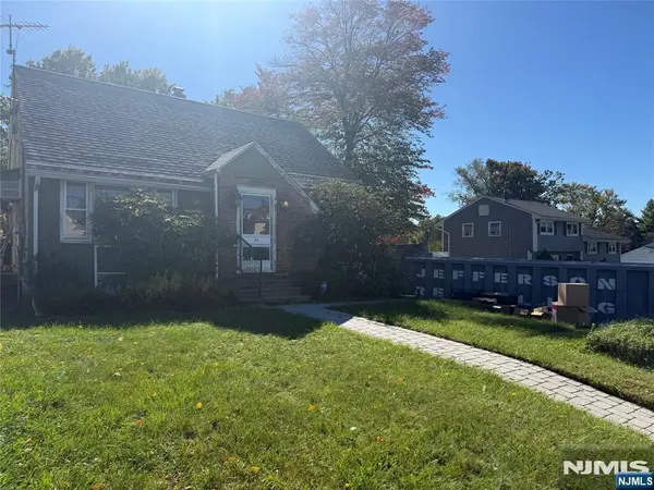 54 Highland Avenue, Bergenfield, NJ 07621