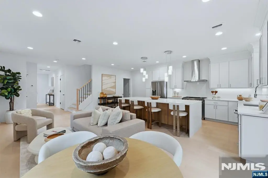 17 Fey Place, Oradell, NJ 07649 - #1