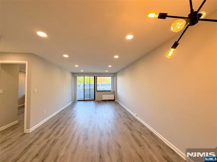 1600 Center Avenue 3D, Fort Lee, NJ 07024 - #3
