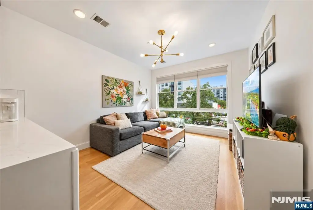 382 7th Street 2, Jersey City, NJ 07302 - #1