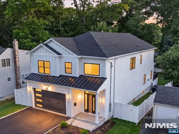 43 Oakwood Avenue, Livingston, NJ 07039