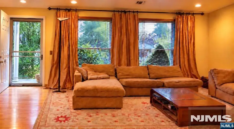 56 Hawthorne Avenue B, Park Ridge, NJ 07656 - #2
