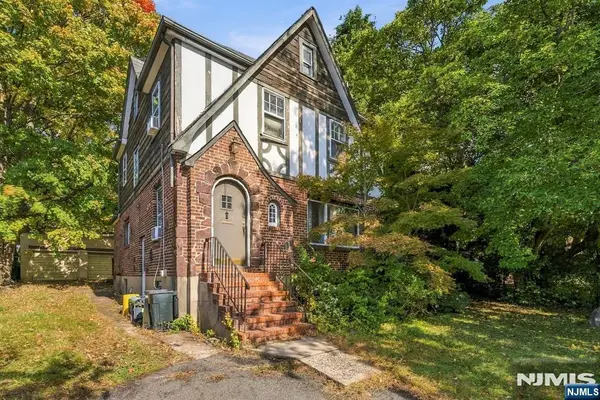 19 Bayview Avenue, Englewood Cliffs, NJ 07632